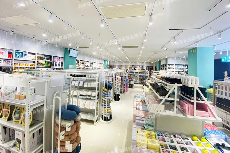 南沙精品店貨架，NOME貨架，諾米陳列架，大唐展示貨架，北歐風貨架，三元店貨架