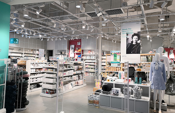 貴州精品店貨架，NOME貨架，諾米陳列架，大唐展示貨架，北歐風貨架，三元店貨架