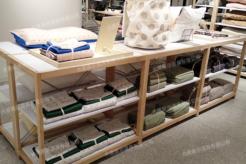 烏魯木齊服裝店貨架，服裝貨架， 服裝店道具，服裝中島柜， 女裝貨架靠墻，大唐展示貨架