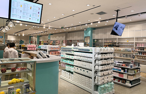 寧德精品百貨店如何設計動線增加產品曝光率-大唐貨架廠