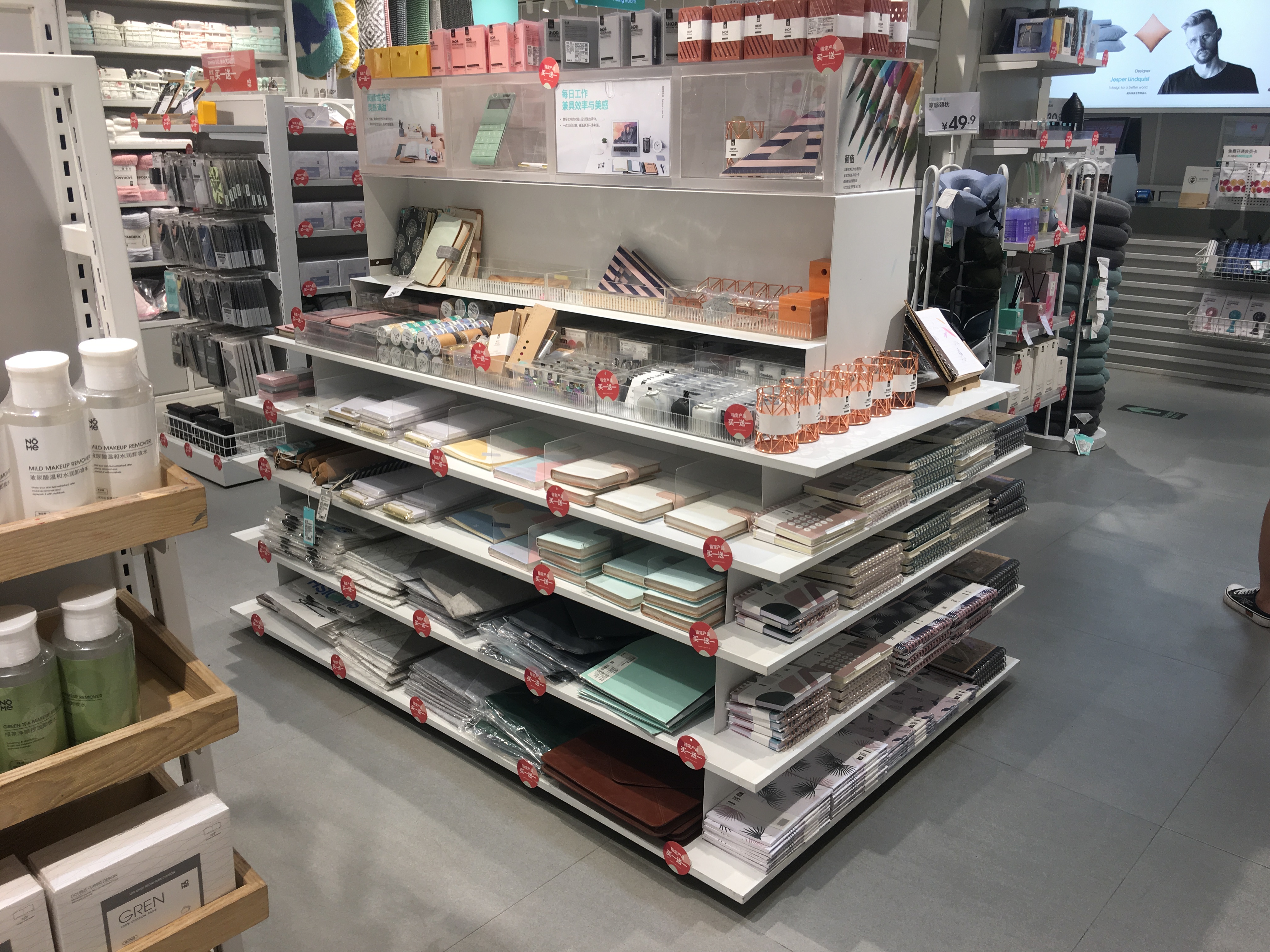 蘿崗精品百貨貨架,小商品展示架,家居百貨展示架子