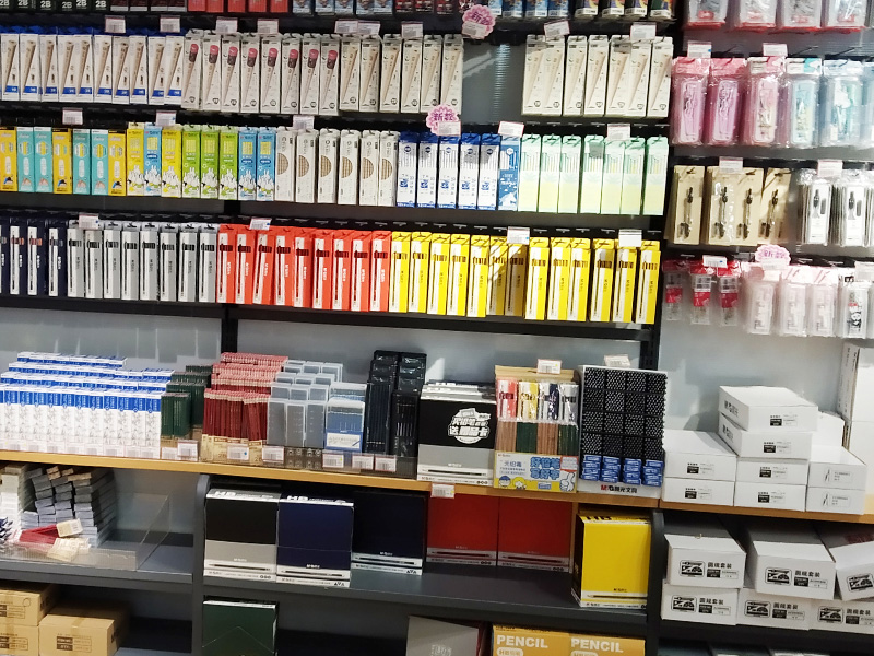 大慶名創優品貨架批發