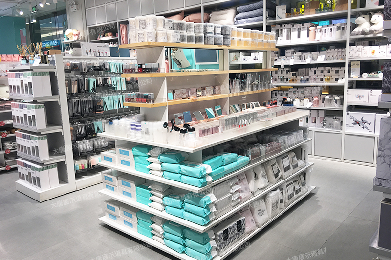 大慶精品店貨架，NOME貨架，諾米陳列架，大唐展示貨架，北歐風貨架，三元店貨架
