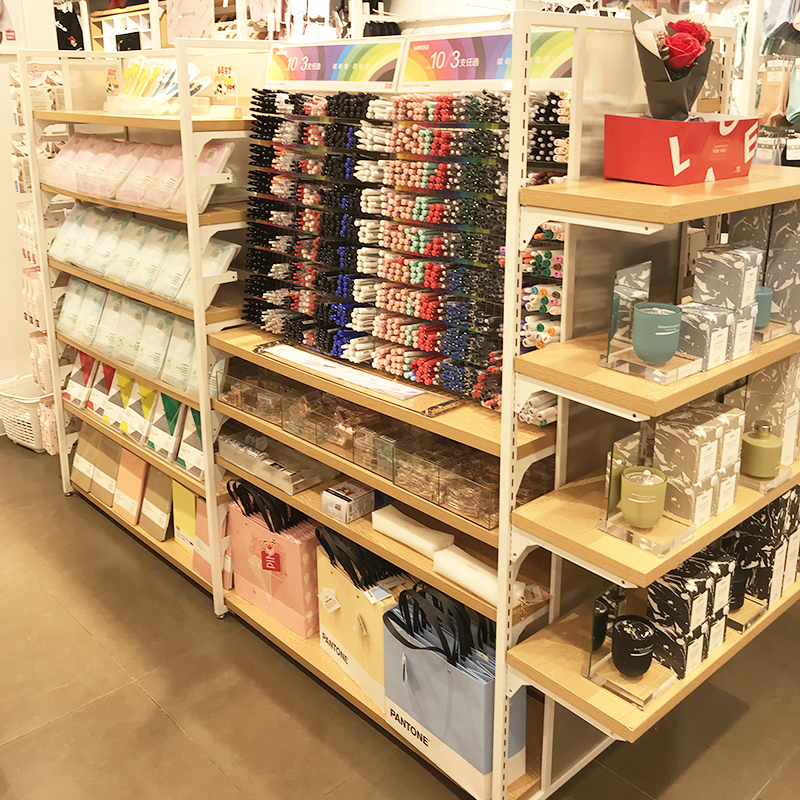 常州名創優品貨架