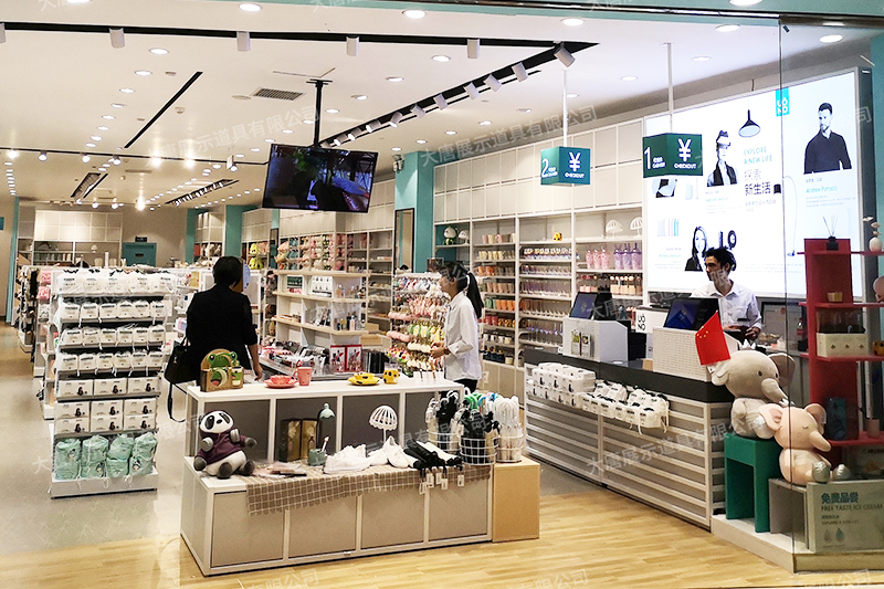 萍鄉(xiāng)精品店貨架，NOME貨架，諾米陳列架，大唐展示貨架，北歐風貨架，三元店貨架