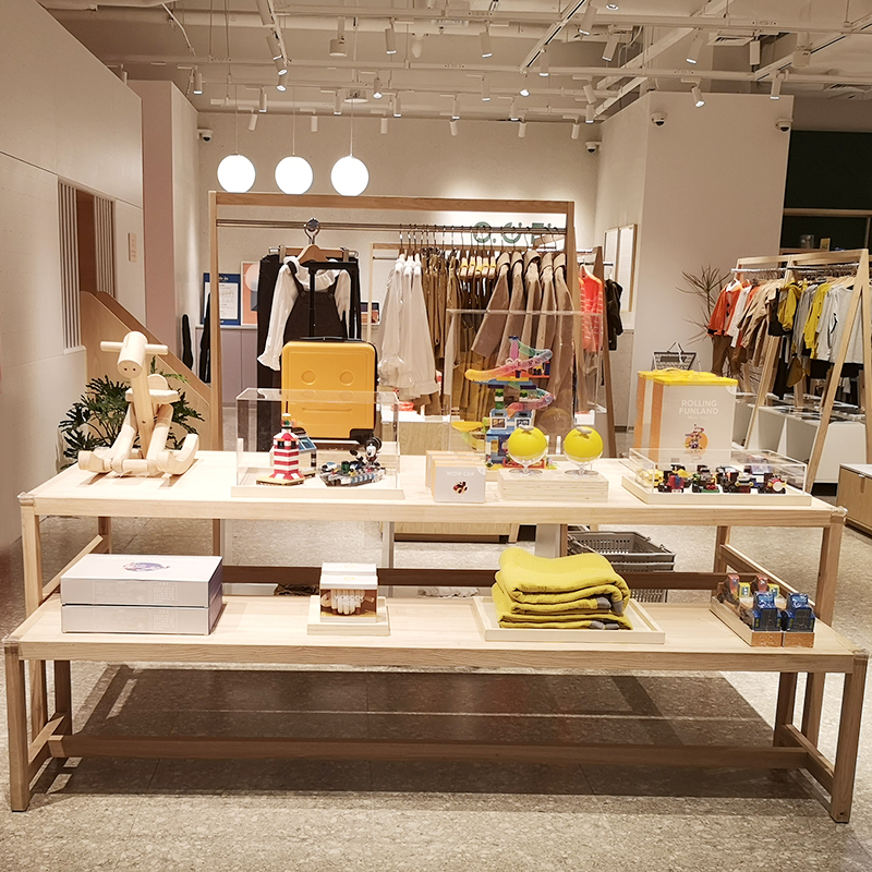 四川服裝貨架展示