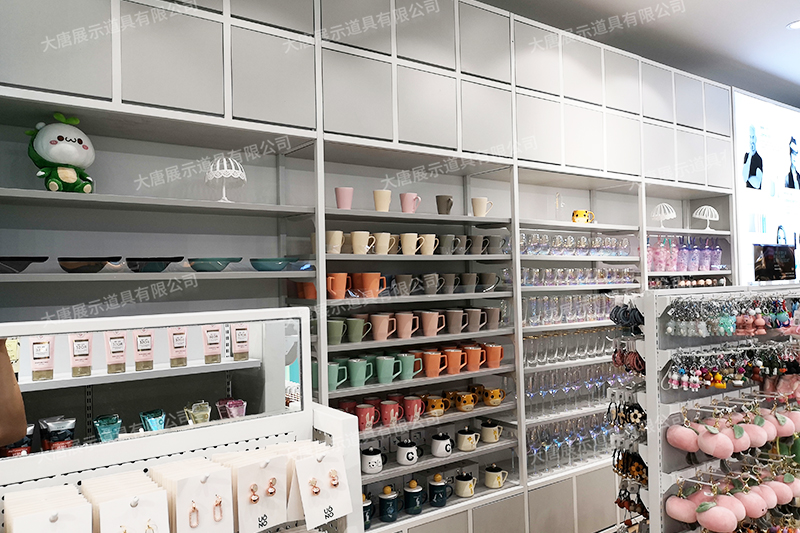 蘿崗精品店貨架，NOME貨架，諾米陳列架，大唐展示貨架，北歐風貨架，三元店貨架