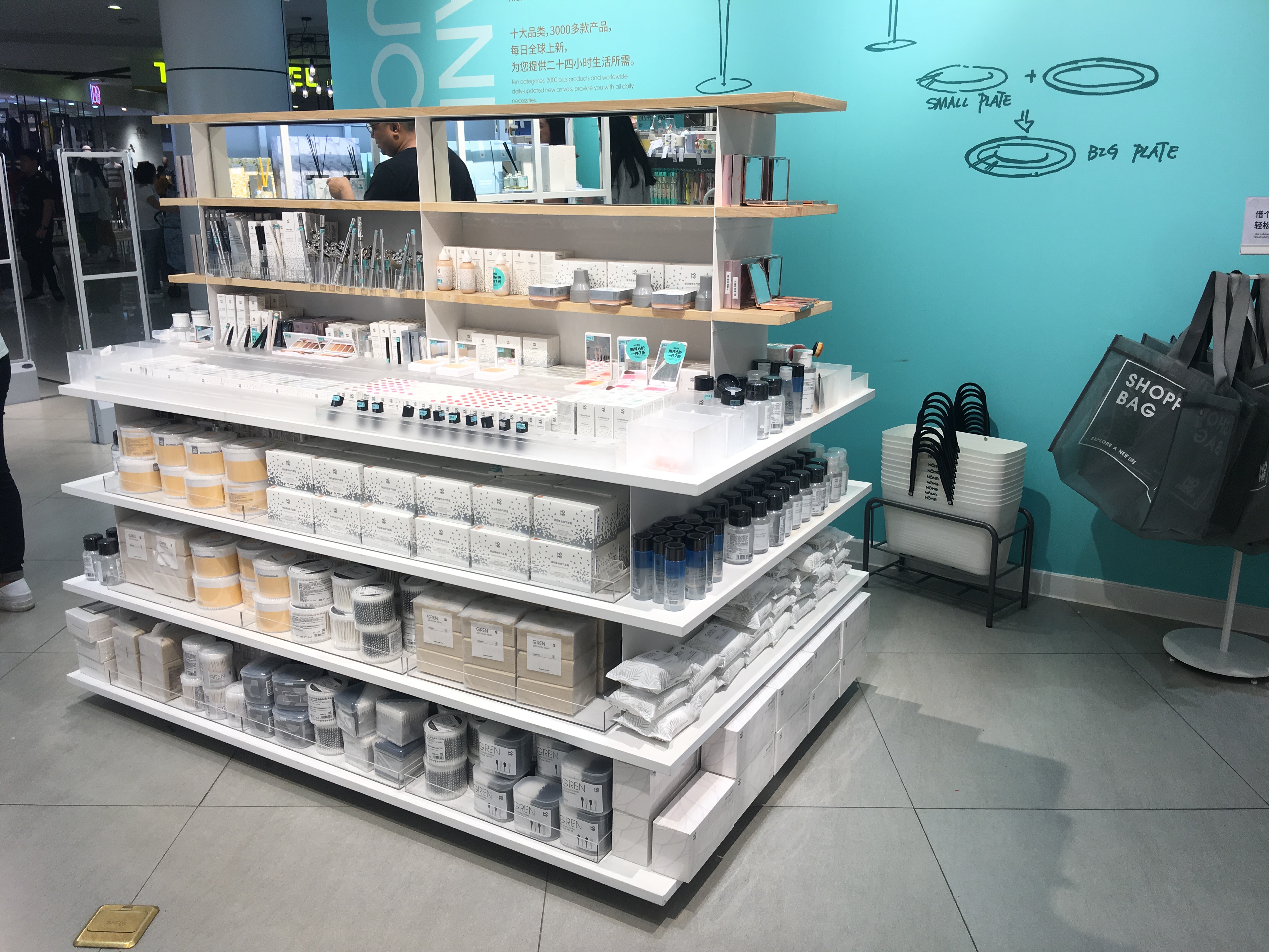 蘿崗2元店貨架,小商品貨架,精品貨架展示柜批發