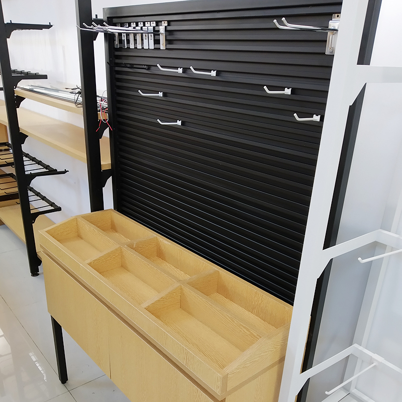 鞍山名創百貨貨架