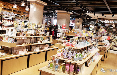 東莞nome北歐風貨架，名創(chuàng)優(yōu)品貨架定制新潮流