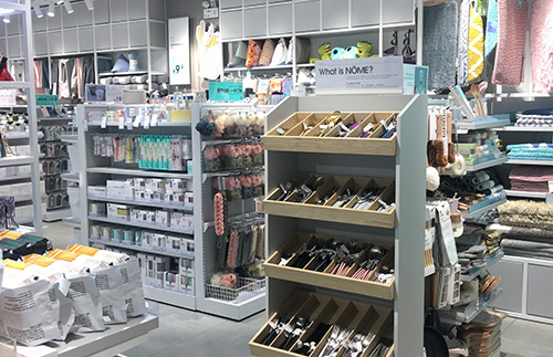 阿拉善盟精品店貨架廠家聊聊精品店貨架那些事